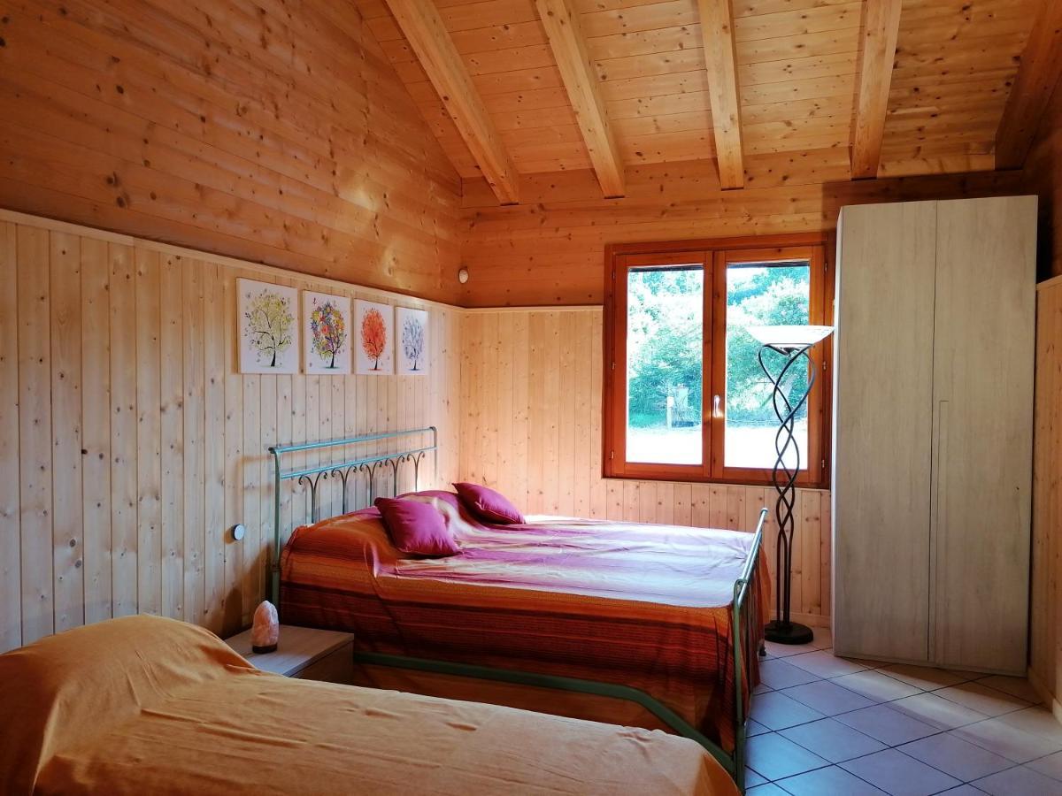 Agriturismo Bio Apipoli Montano Lucino Bagian luar foto