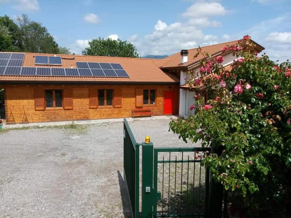 Agriturismo Bio Apipoli Montano Lucino Bagian luar foto