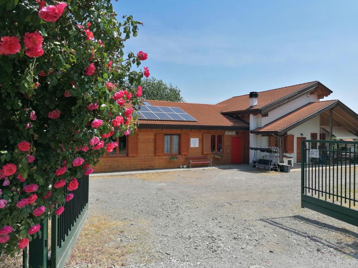 Agriturismo Bio Apipoli Montano Lucino Bagian luar foto